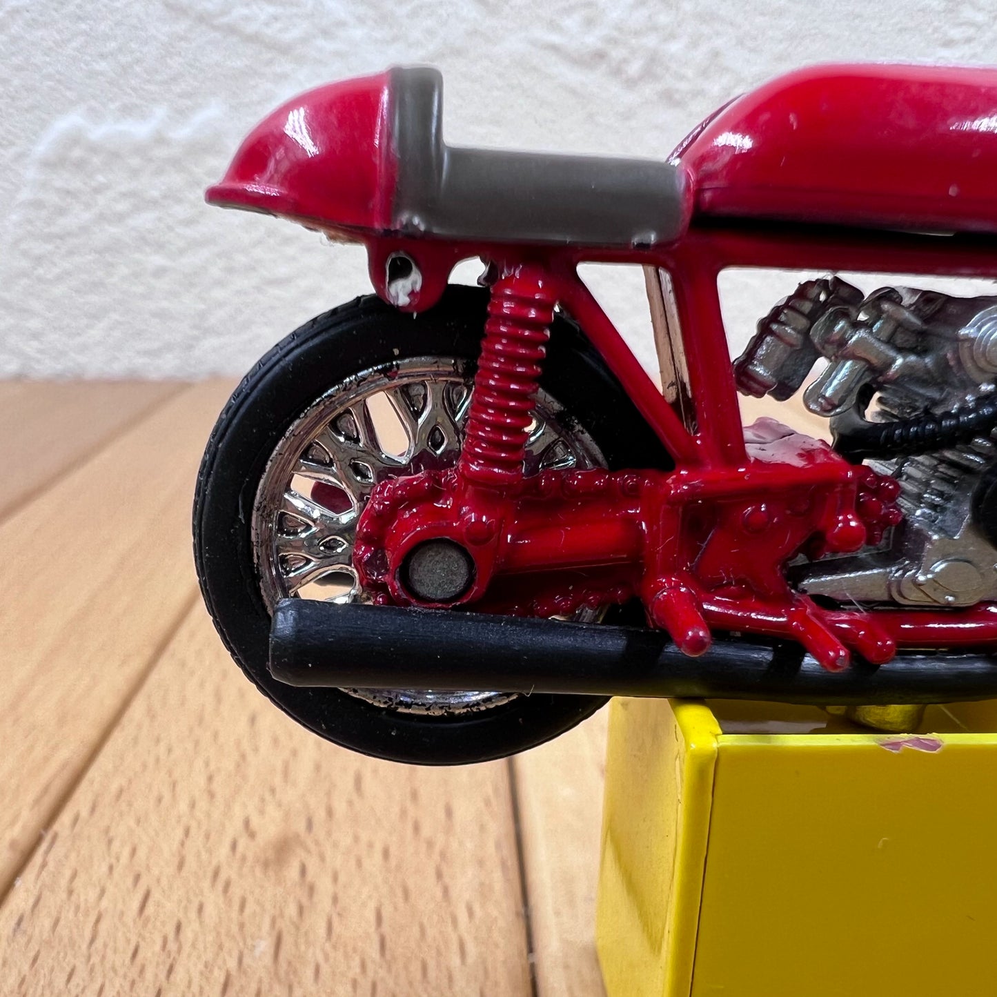 1/32 Scale MV Agusta Diecast Model Motorcycle