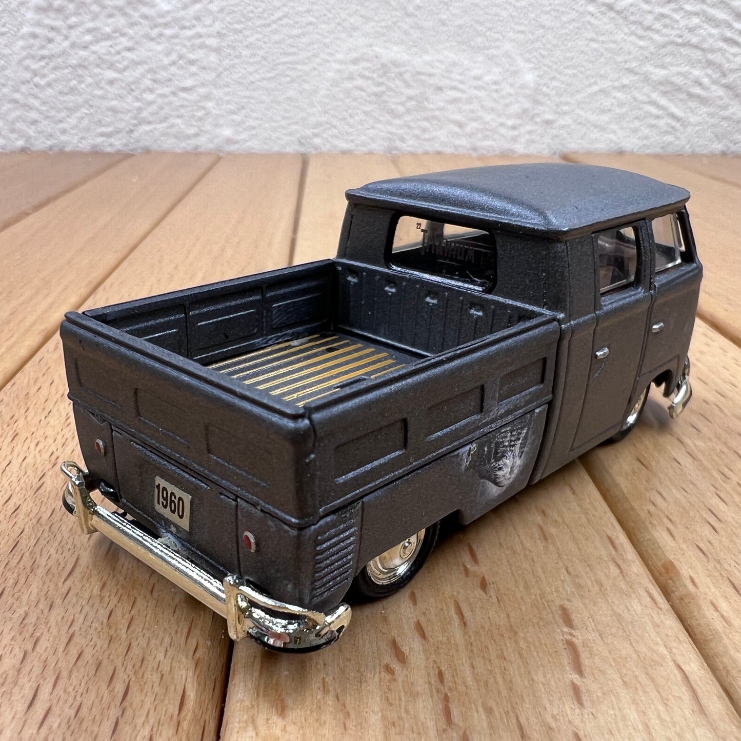 1/64 Scale 1960 Volkswagen T1 Double Cab Pickup Truck Diecast Model