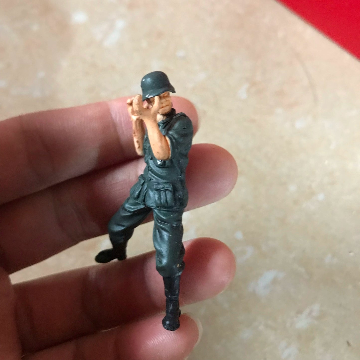 1/35 Scale WWII German Soldier MIniature Painted Figurines Diorama