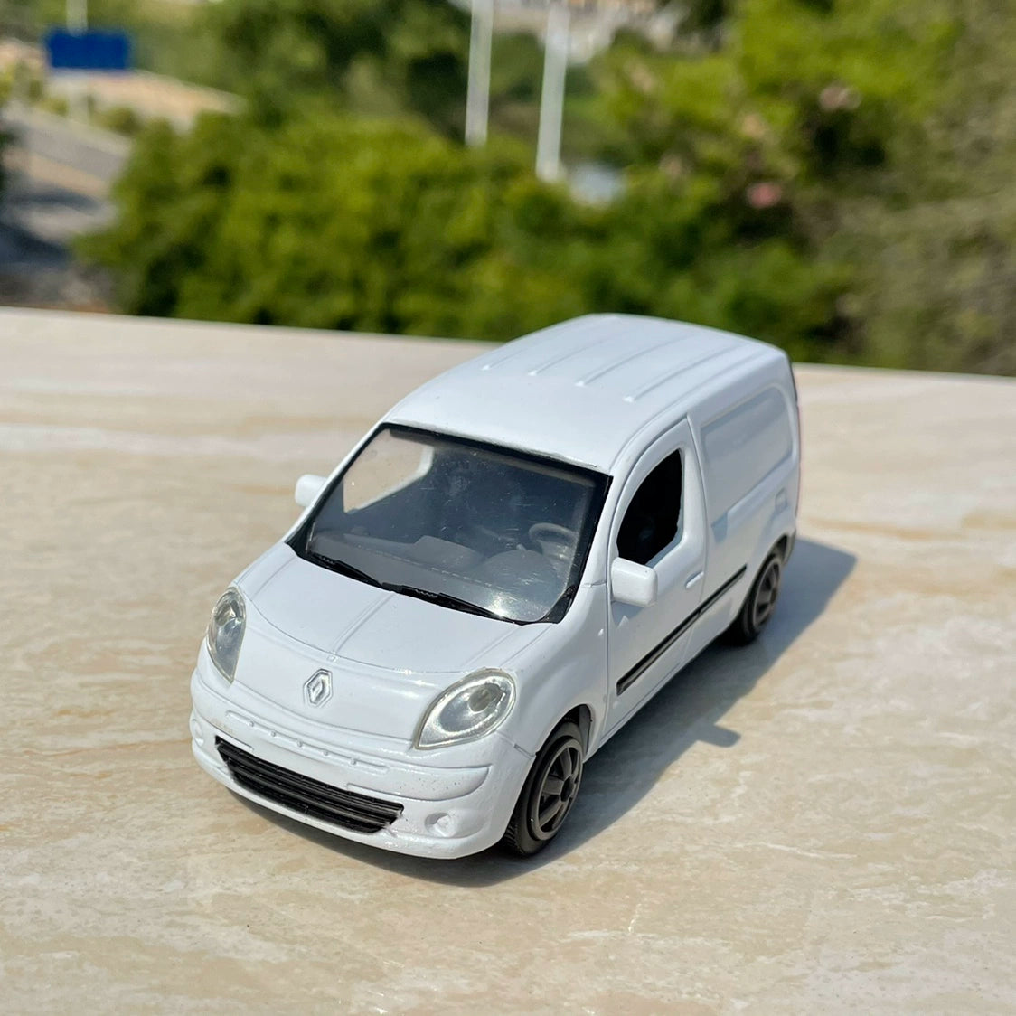 1/43 Scale Renault Kangoo Van Diecast Model Car