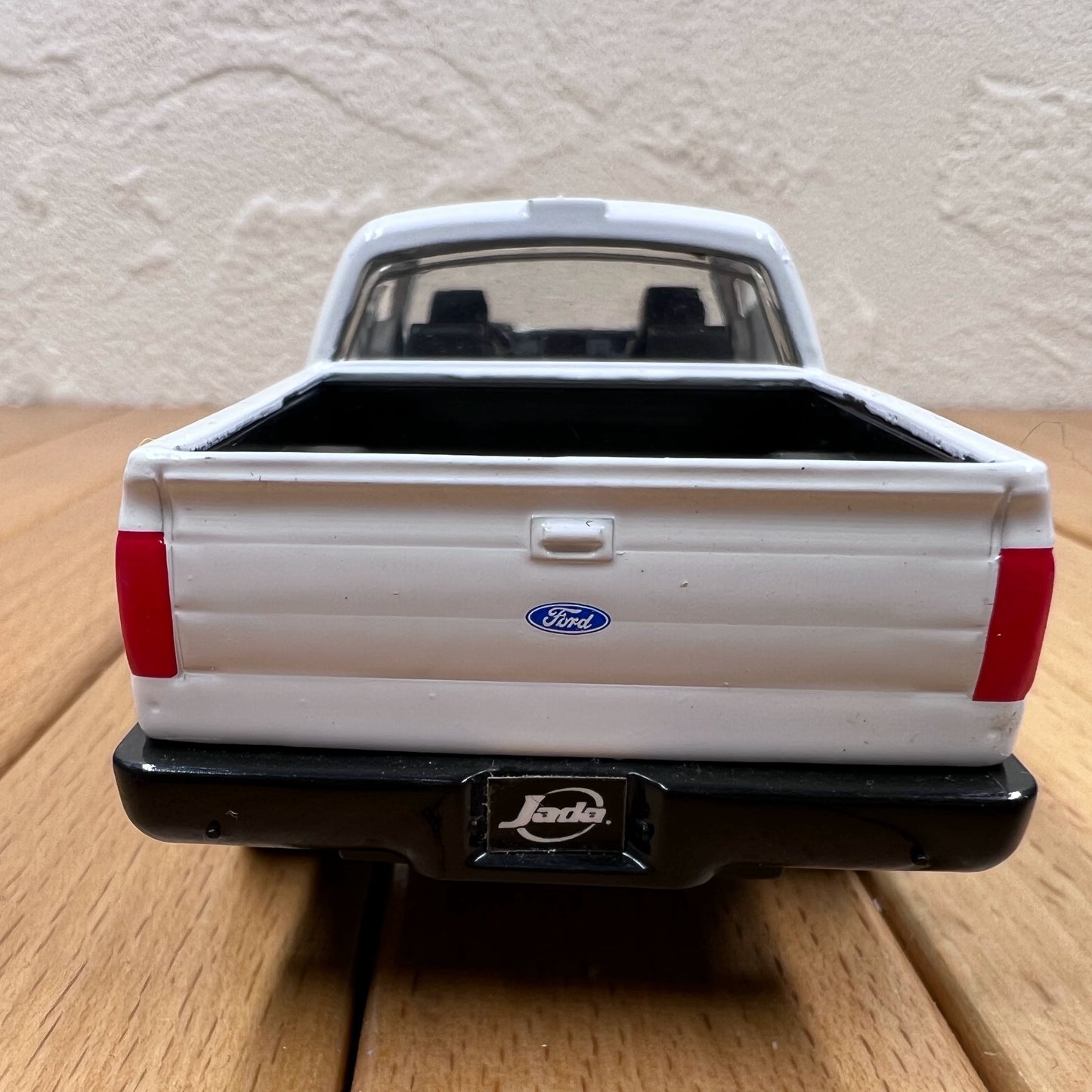 1/32 Scale 2011 Ford F-150 SVT Raptor Pickup Truck Diecast Model