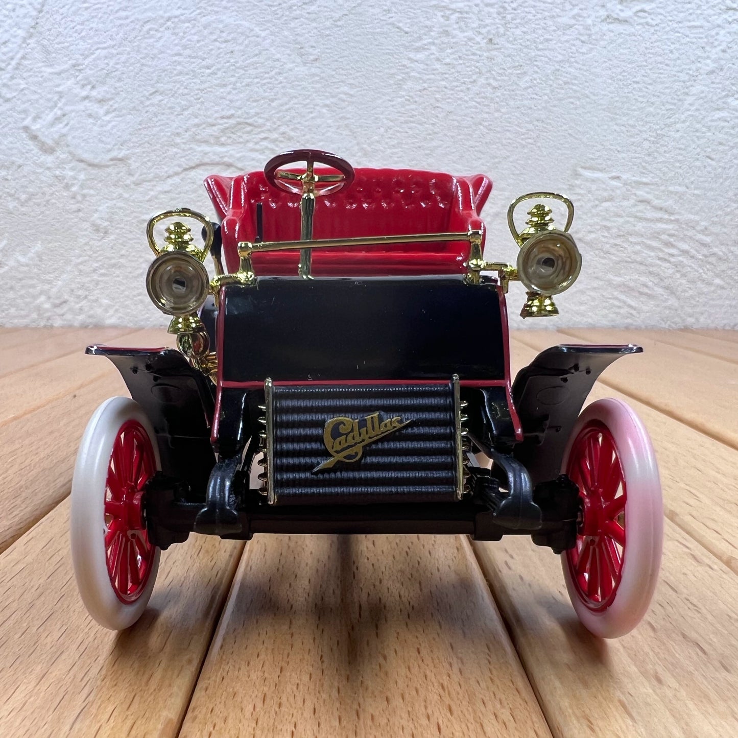 1/32 Scale 1903 Cadillac Tonneau Diecast Model Car