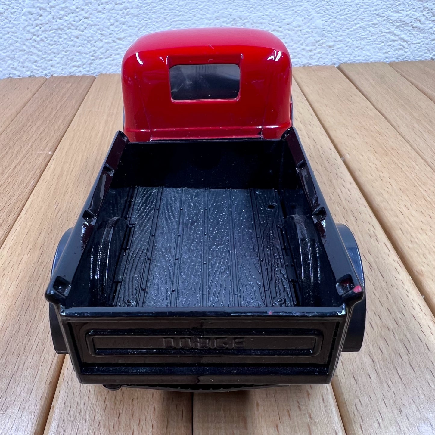 1/32 Scale 1946 Dodge Power Wagon Diecast Model Truck