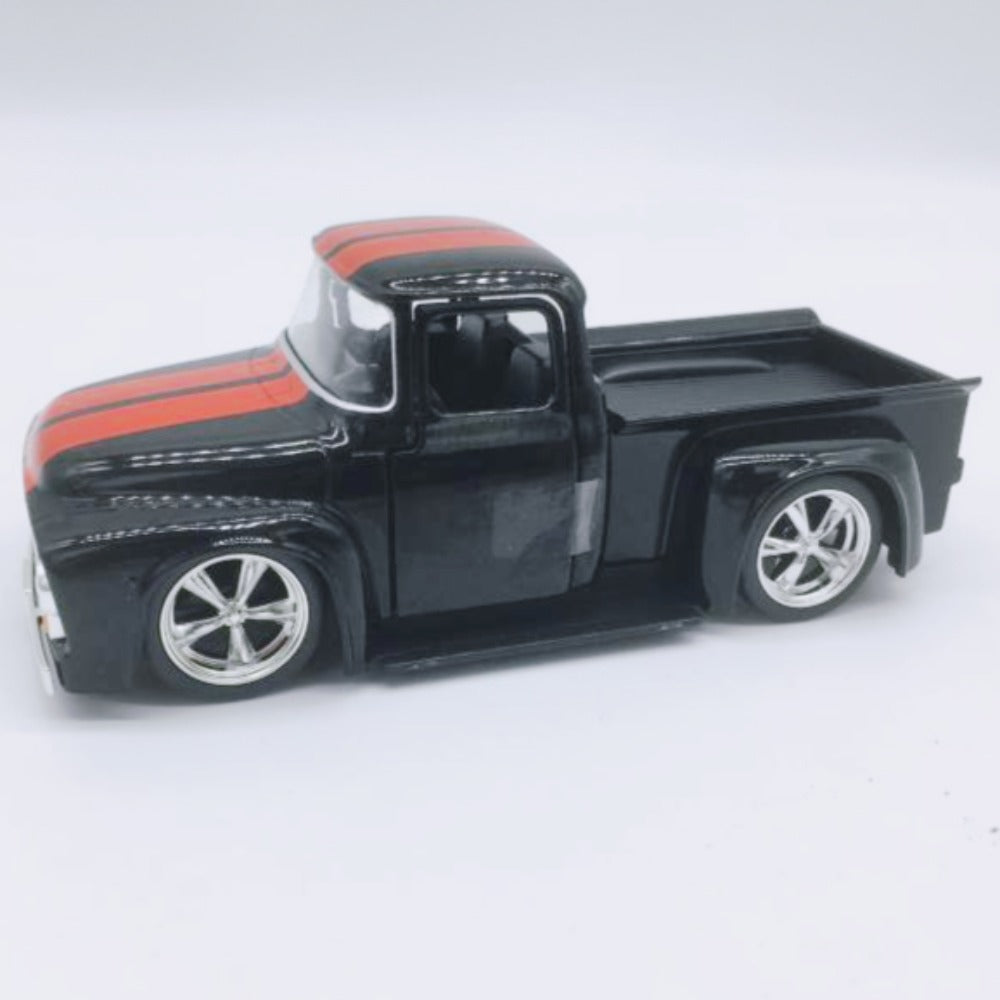 1/32 Scale 1956 Ford F-100 Pickup Truck Diecast Model