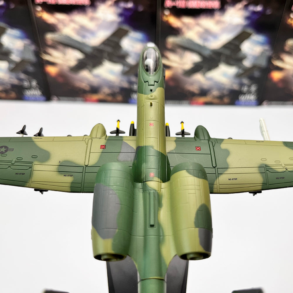 1/100 Scale Fairchild Republic A-10A Thunderbolt II Warthog Subsonic Attack Aircraft Diecast Model
