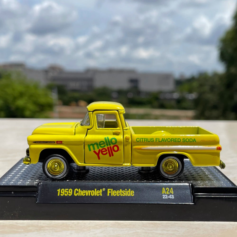 1/64 Scale 1959 Chevrolet Fleetside Truck Diecast Model