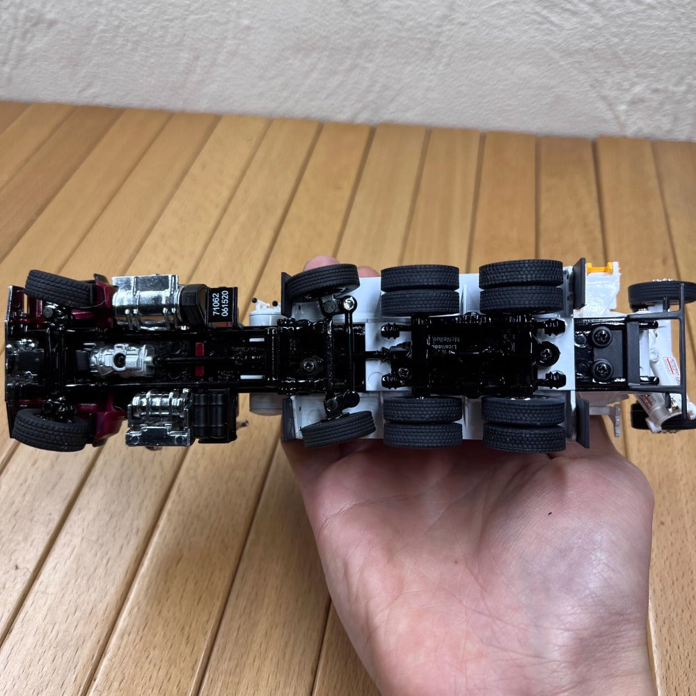 1/50 Scale Kenworth T880 SFFA Truck McNeilus Bridgemaster Concrete Mixer Diecast Model