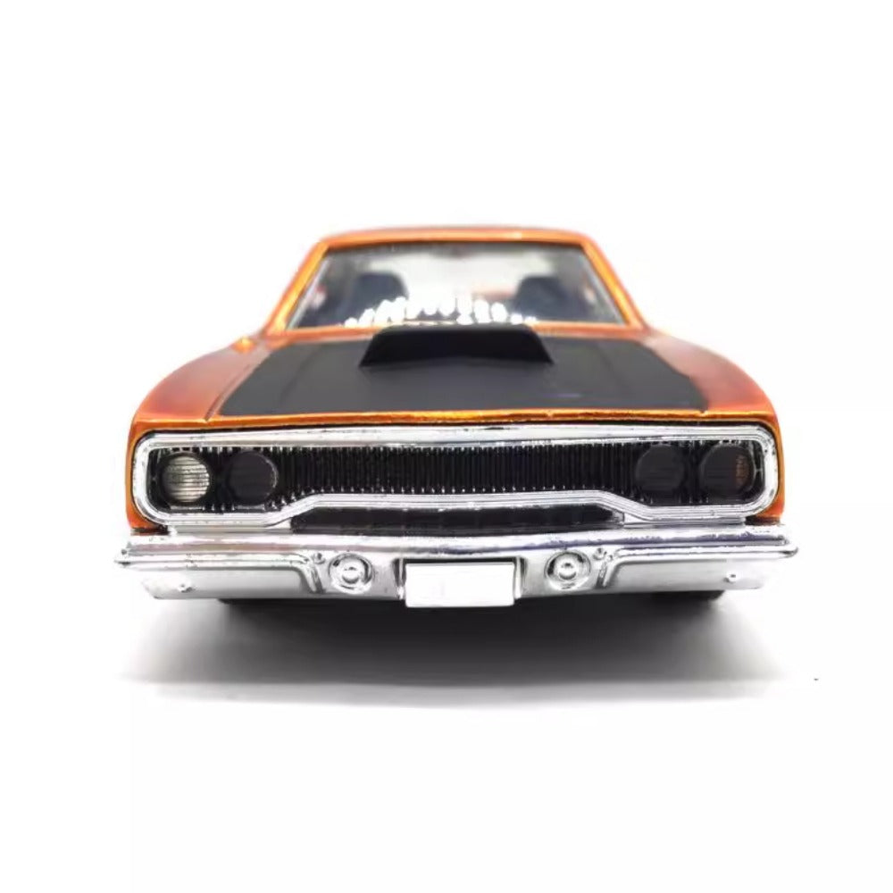 1/32 Scale 1970 Plymouth Road Runner Diecast Model Car