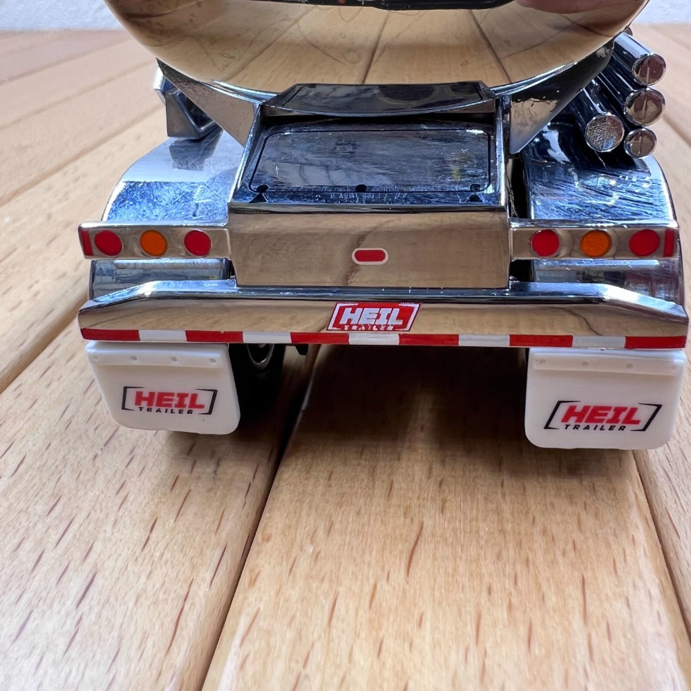 1/50 Scale Kenworth T880 Day Cab Tandem with Heil Petrol Tank Trailer Diecast Model Truck