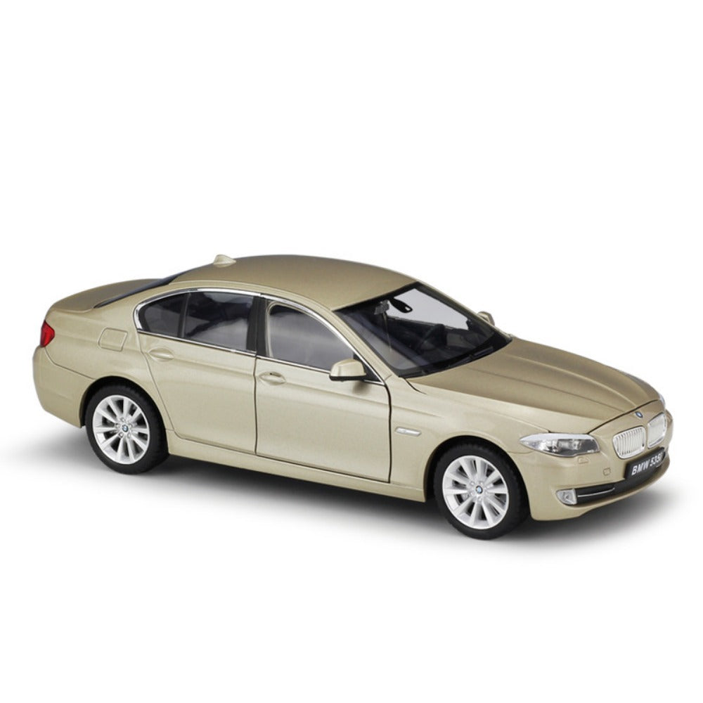 1/24 Scale BMW 535i Executive Car Diecast Model