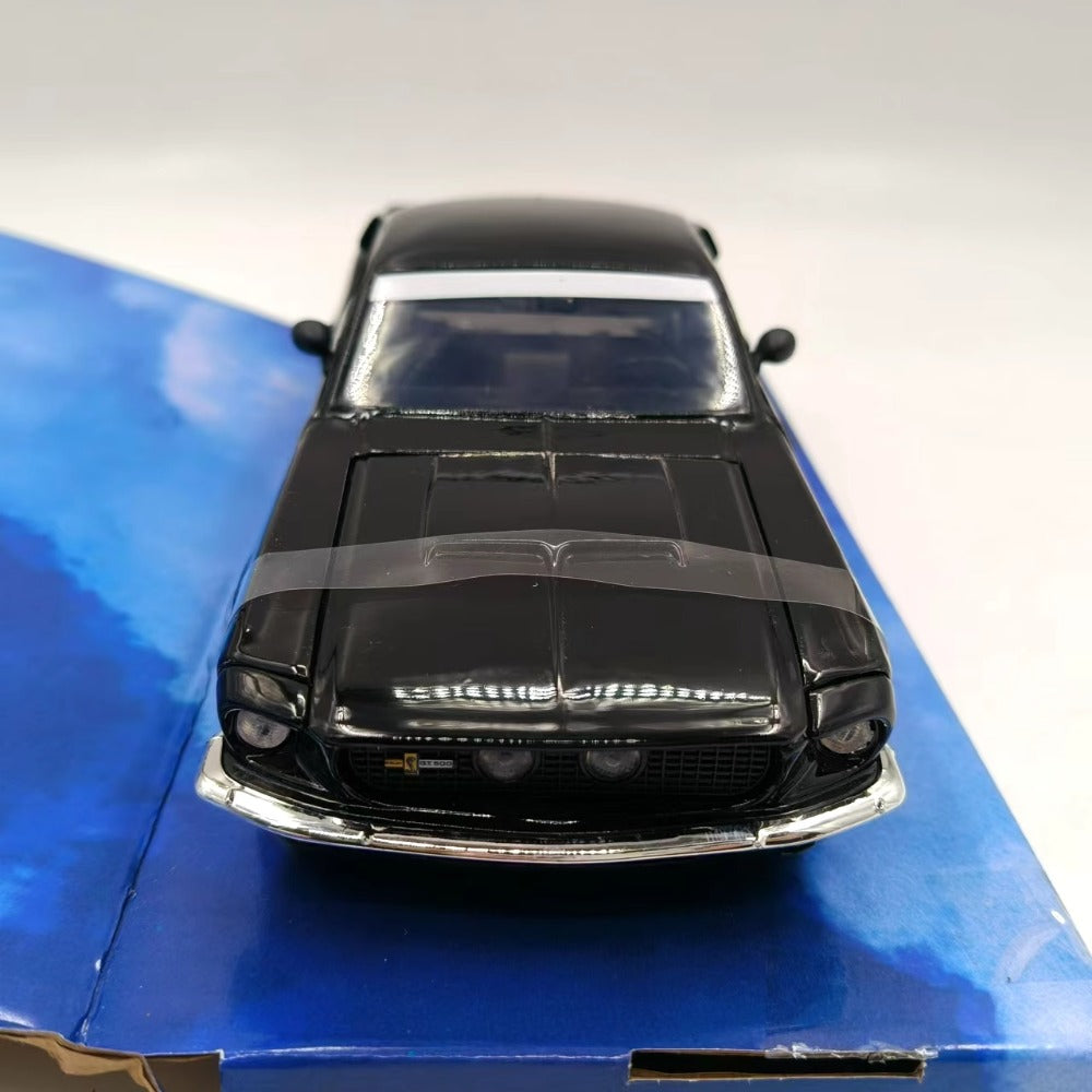 1/24 Scale 1967 Shelby Mustang GT500 Diecast Model Car