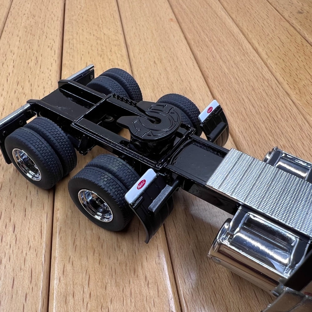 1/50 Scale Peterbilt 579 Day Cab Tractor with Sea Container Truck Diecast Model