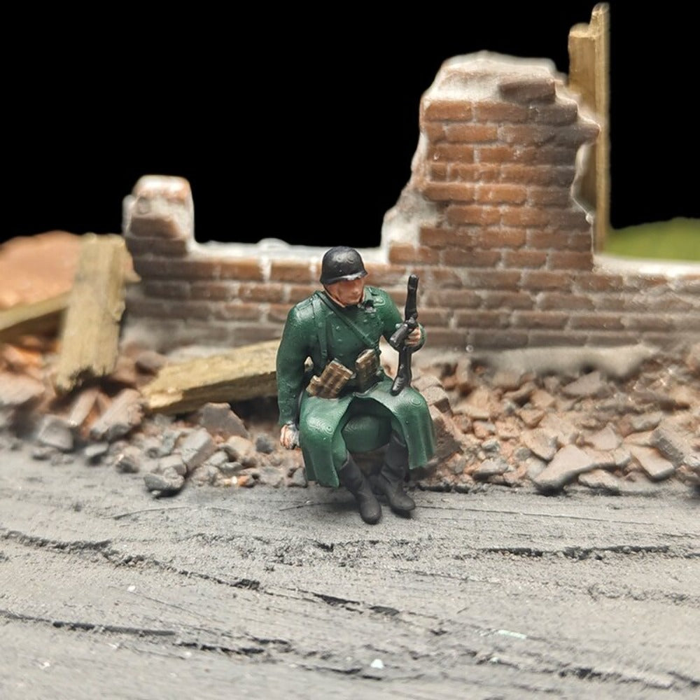 1/72 Scale WWII German Sitting Posture Soldiers Painted Figures for Model Dioramas