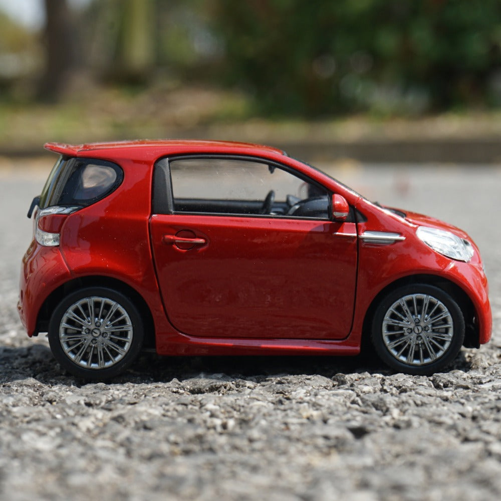 1/24 Scale Aston Martin Cygnet Diecast Model Car