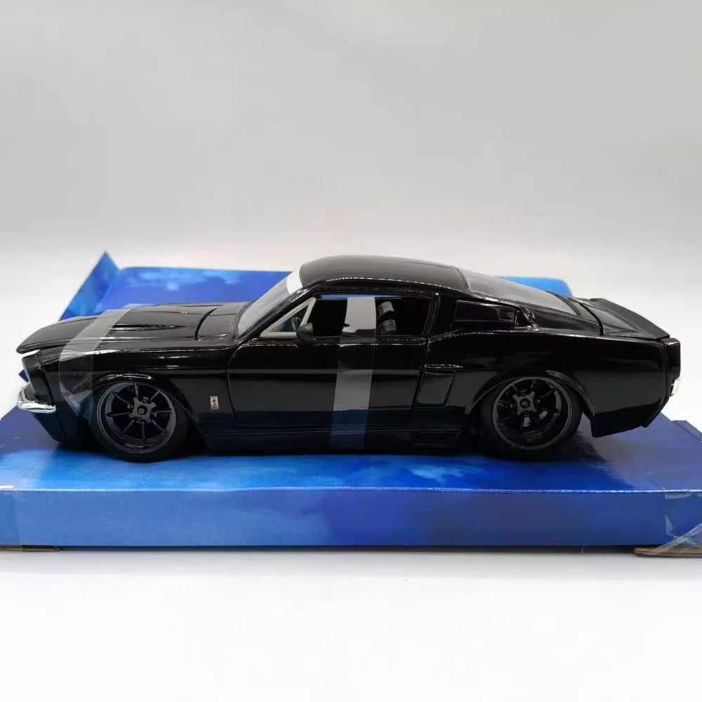 1/24 Scale 1967 Shelby Mustang GT500 Diecast Model Car