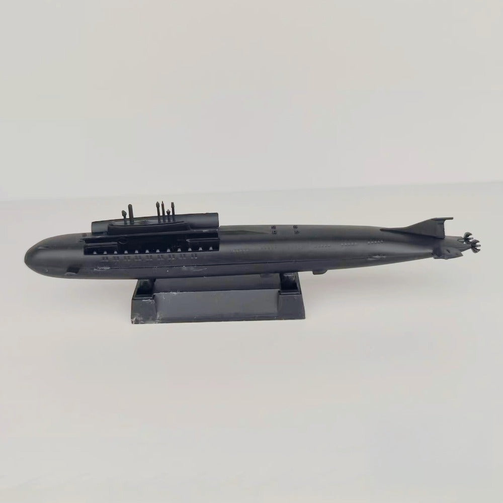 1/1000 Scale K-141 Kursk Russian Oscar II-Class Nuclear-Powered Cruise Missile Submarine Pre-built Plastic Collectible Model