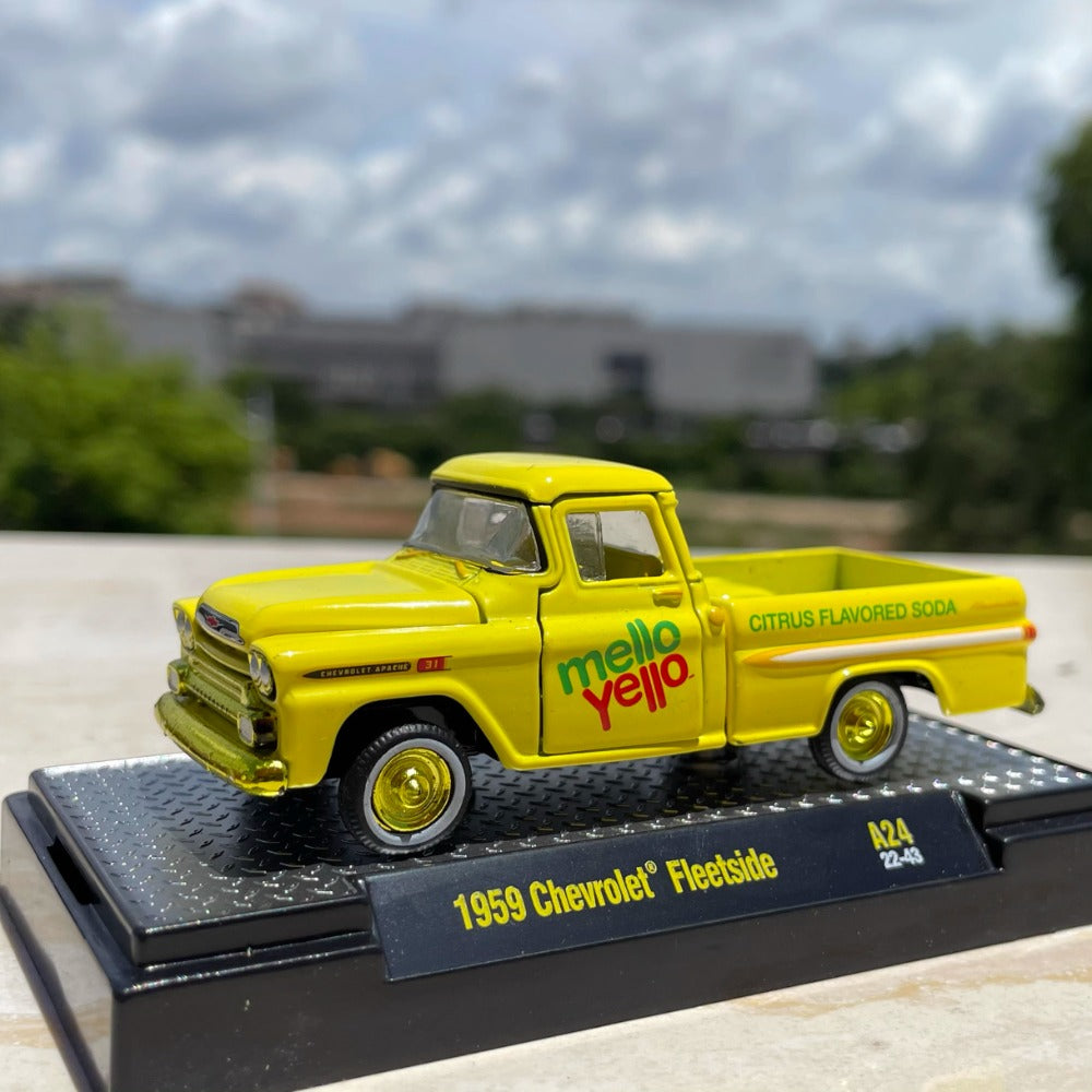 1/64 Scale 1959 Chevrolet Fleetside Truck Diecast Model