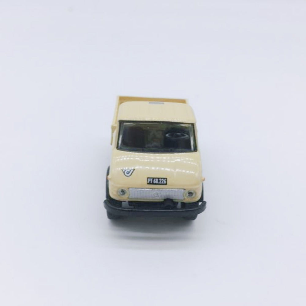1/87 Scale Mercedes-Benz Pickup Truck Diecast Model Car