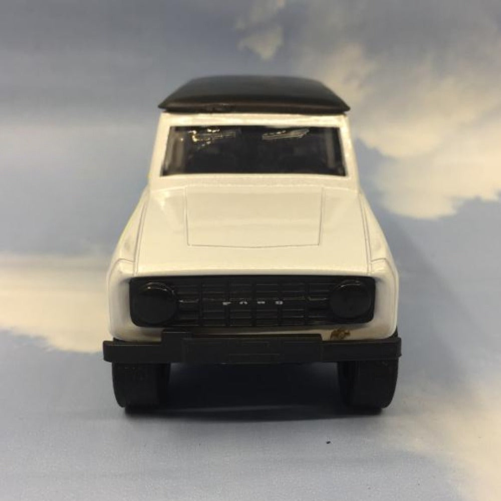 1/32 Scale 1973 Ford Bronco SUV Diecast Model Car