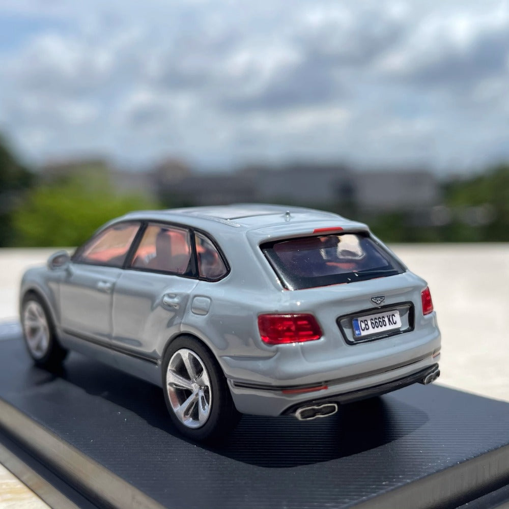 1/64 Scale Bentley Bentayga Luxury Crossover SUV Diecast Model Car
