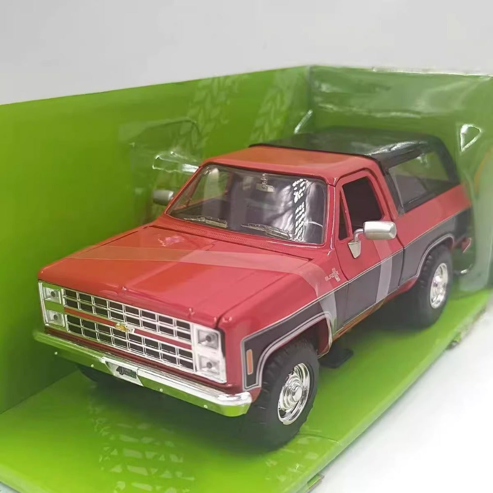 1/24 Scale 1980 Chevrolet K5 Blazer SUV Diecast Model Car