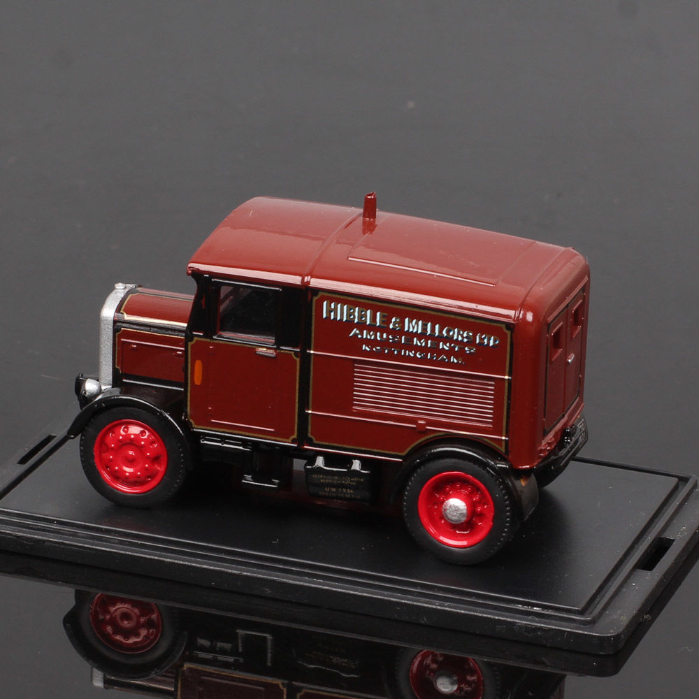 1/76 Scale Scammell Showtrac Fairground Vehicle Diecast Model