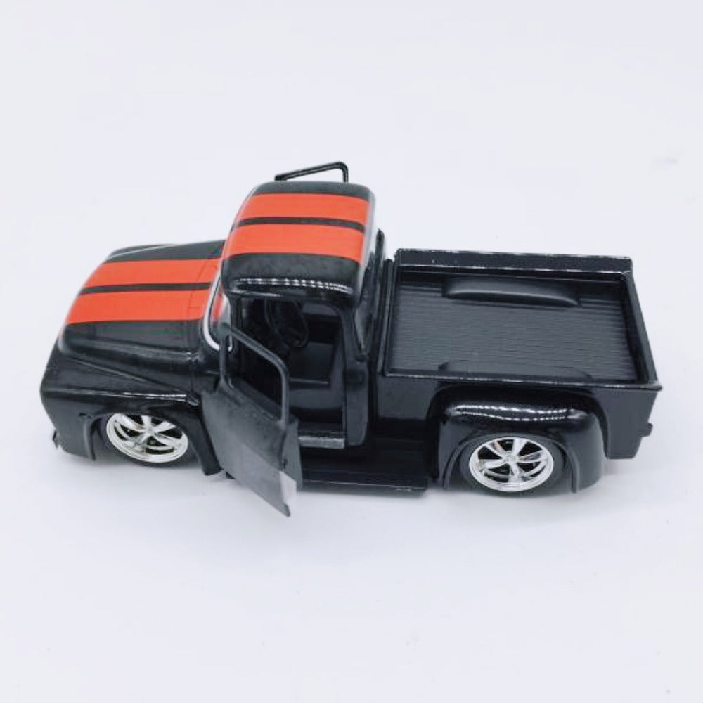 1/32 Scale 1956 Ford F-100 Pickup Truck Diecast Model