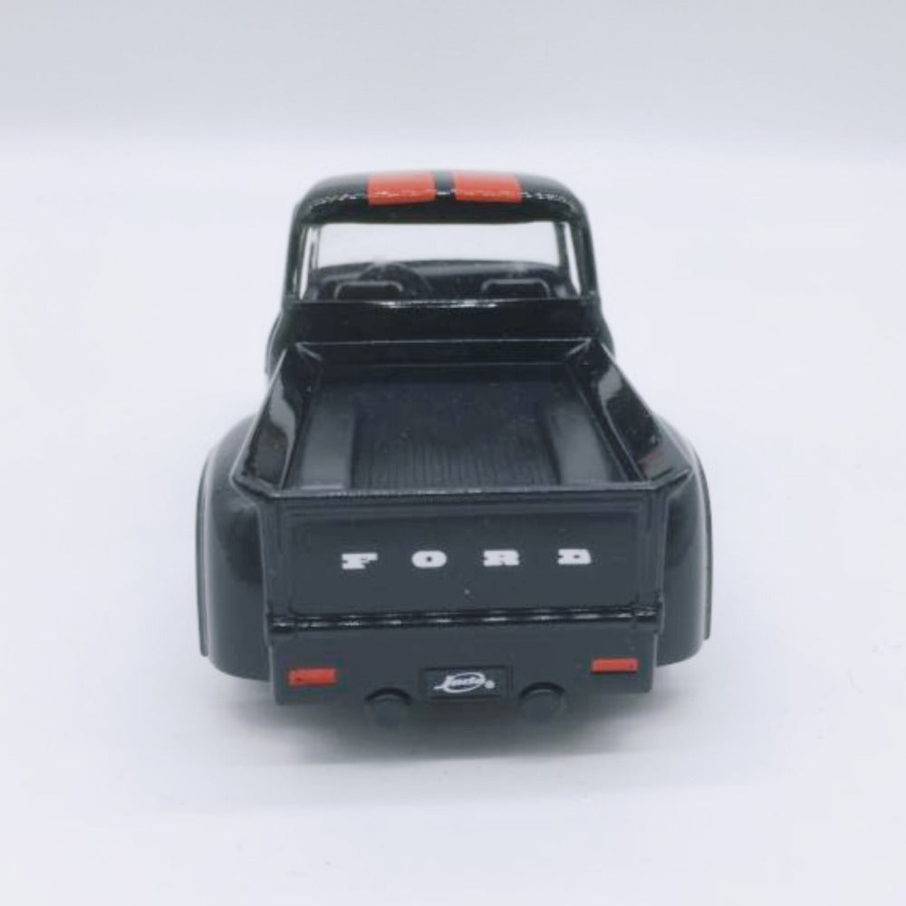 1/32 Scale 1956 Ford F-100 Pickup Truck Diecast Model