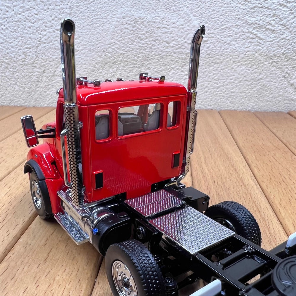 1/50 Scale Kenworth T880 Day Cab Tandem with Heil Petrol Tank Trailer Diecast Model Truck