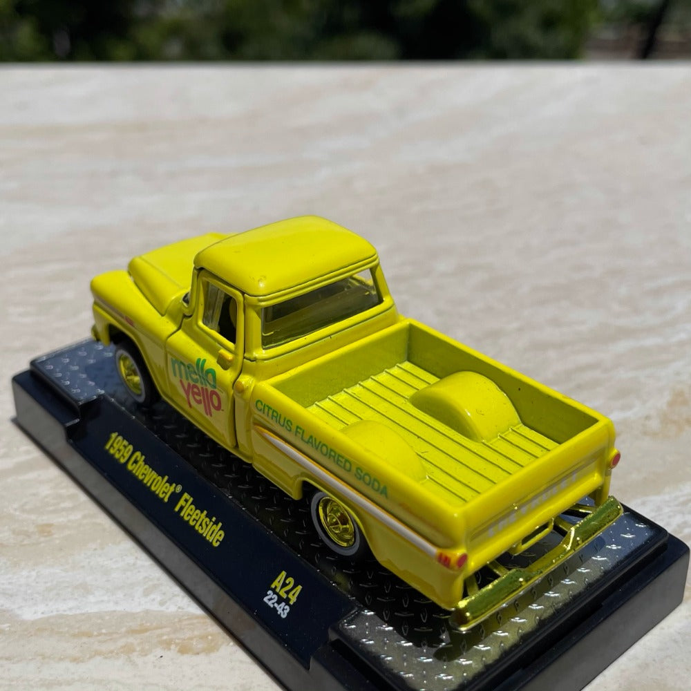 1/64 Scale 1959 Chevrolet Fleetside Truck Diecast Model