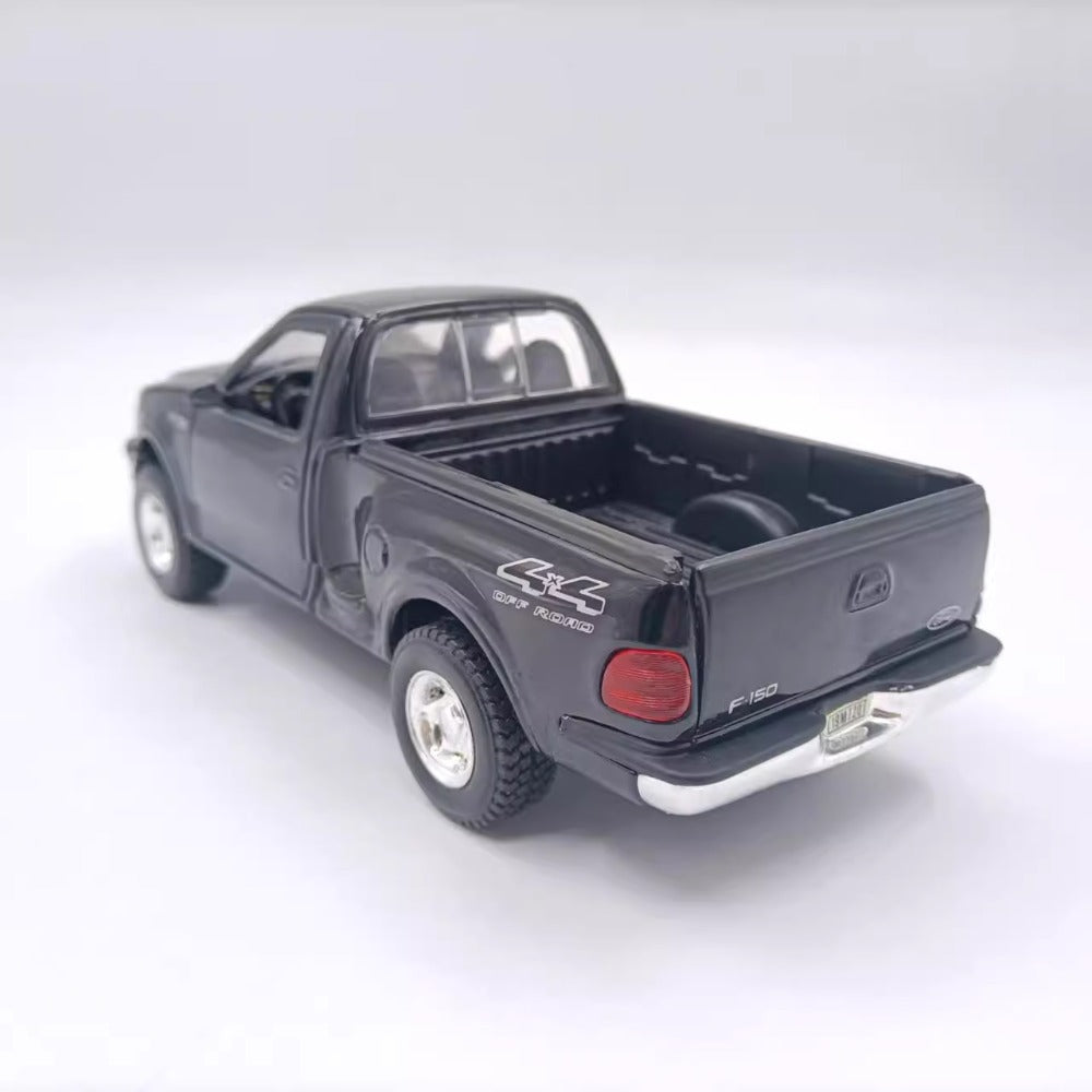 1/32 Scale Ford F-150 Truck Diecast Model Car