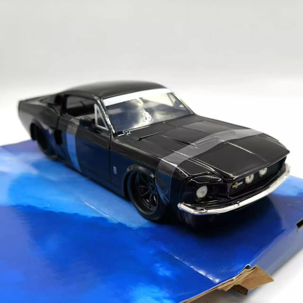 1/24 Scale 1967 Shelby Mustang GT500 Diecast Model Car