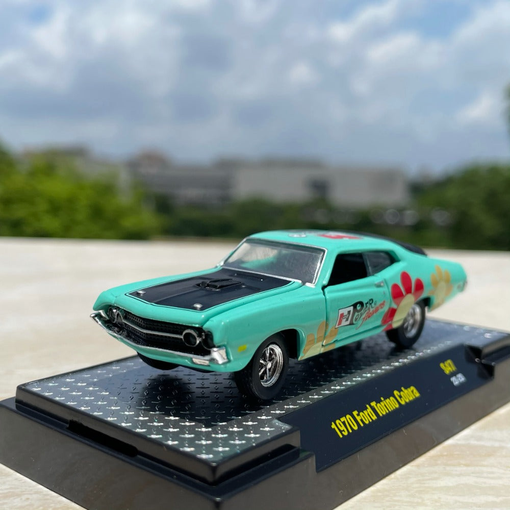 1/64 Scale 1970 Ford Torino Cobra Diecast Model Car