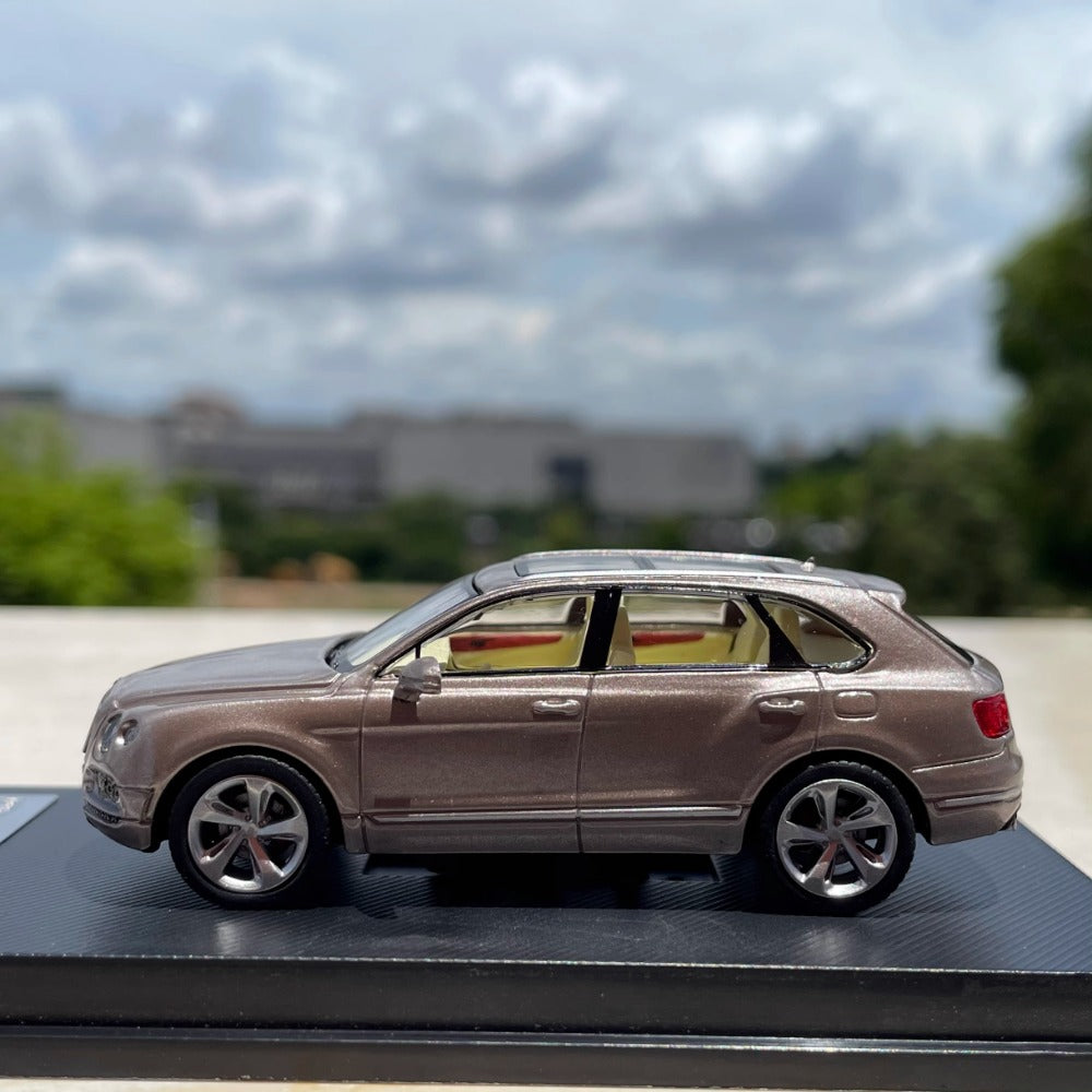 1/64 Scale Bentley Bentayga Luxury Crossover SUV Diecast Model Car