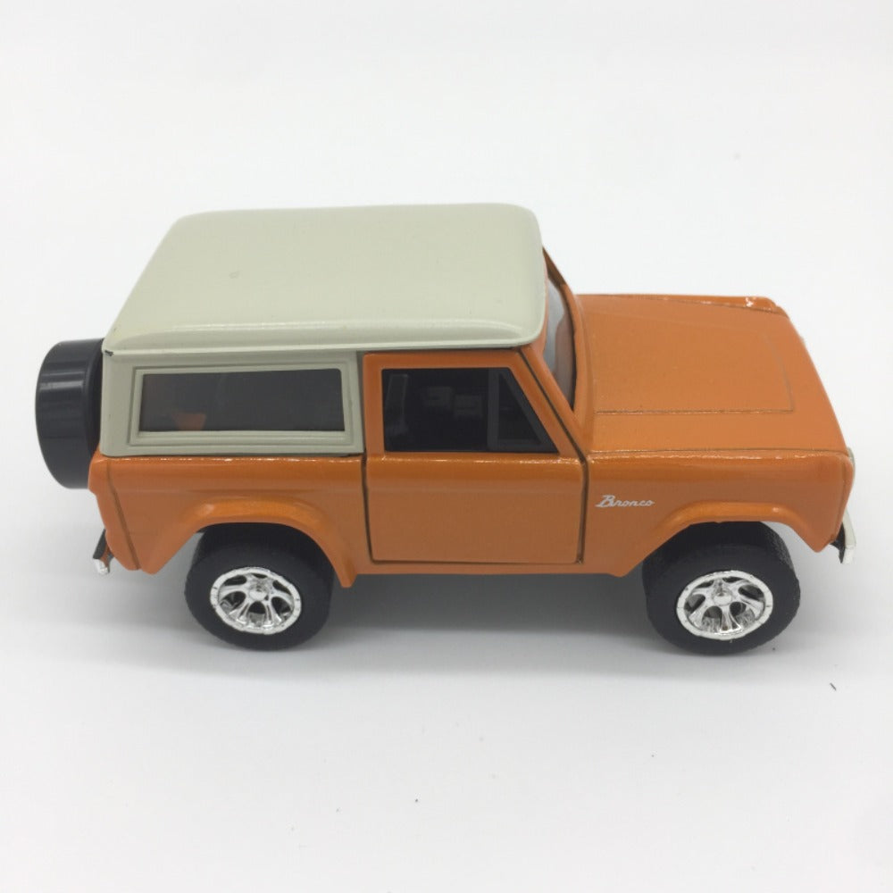1/32 Scale 1973 Ford Bronco SUV Diecast Model Car