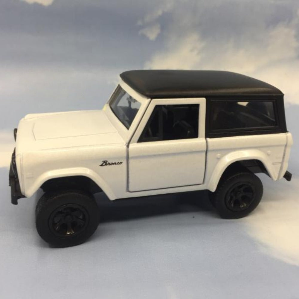1/32 Scale 1973 Ford Bronco SUV Diecast Model Car