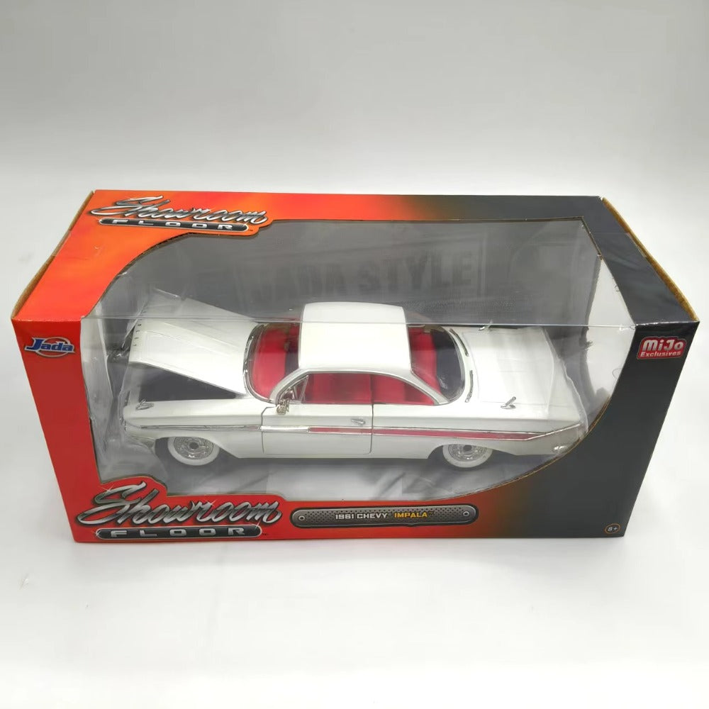 1/24 Scale 1961 Chevrolet Impala Diecast Model Car