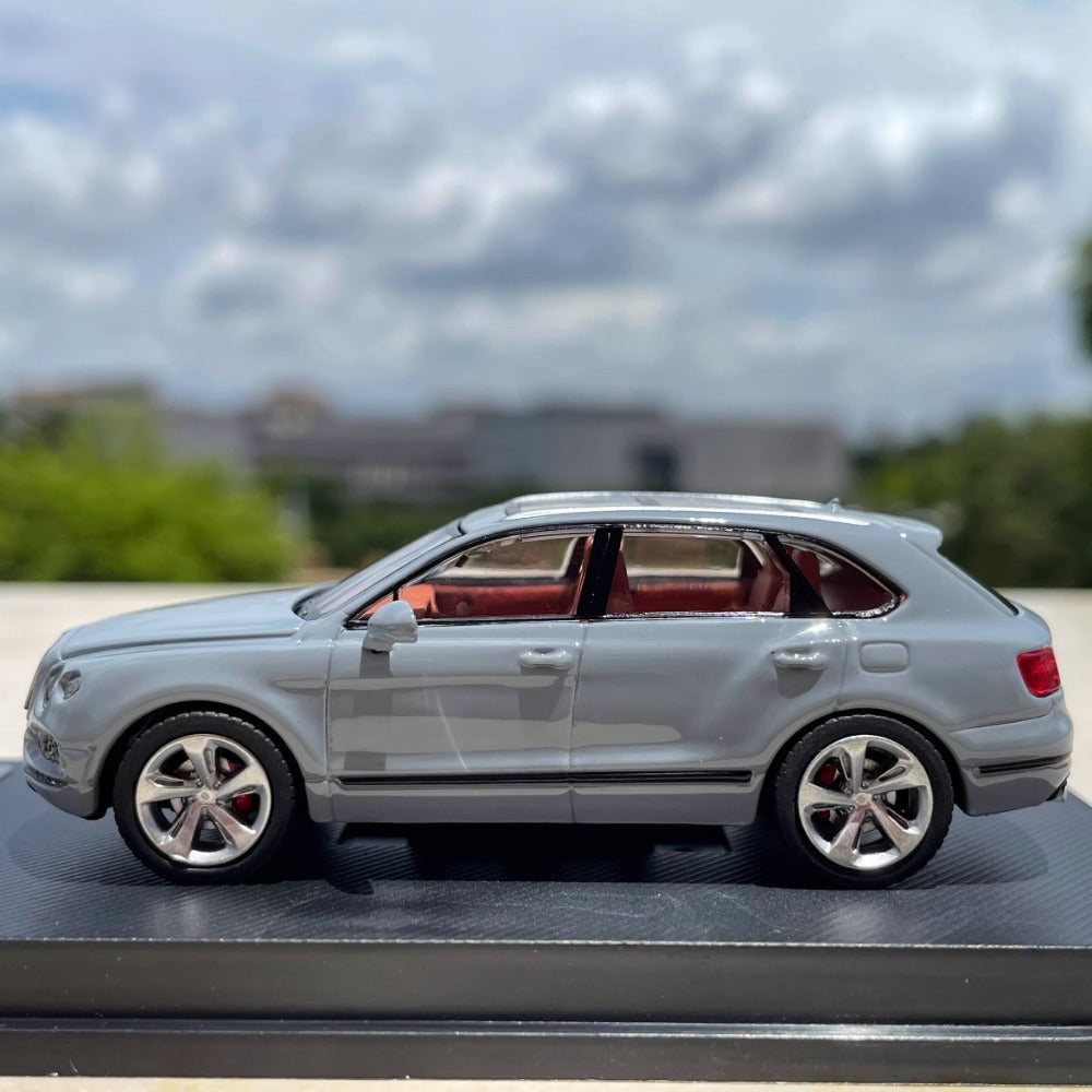 1/64 Scale Bentley Bentayga Luxury Crossover SUV Diecast Model Car