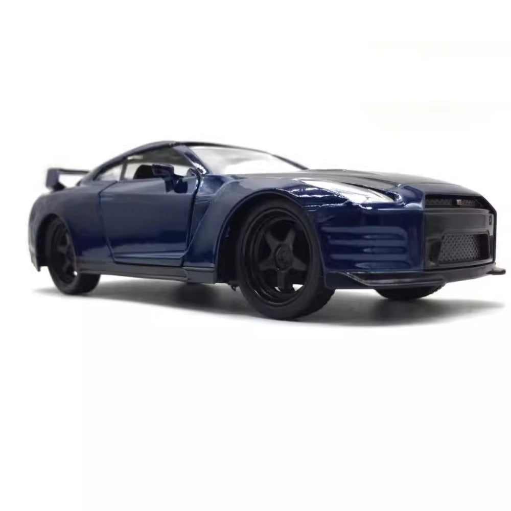 1/32 Scale Nissan GT-R R35 Sports Car Diecast Model