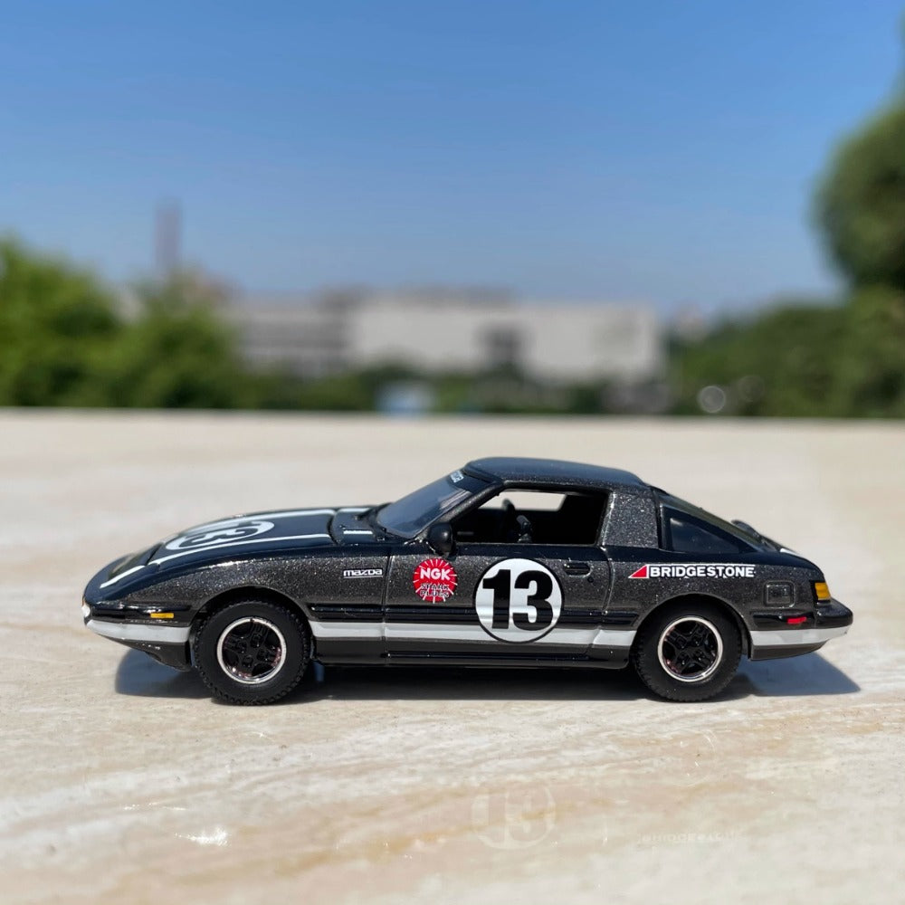 1/64 Scale Mazda RX-7 Sports Car Diecast Model