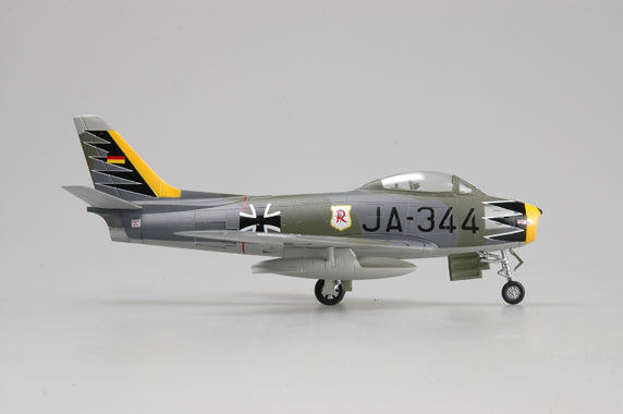 prebuilt 1/72 scale F-86 Sabrejet aircraft model 37103