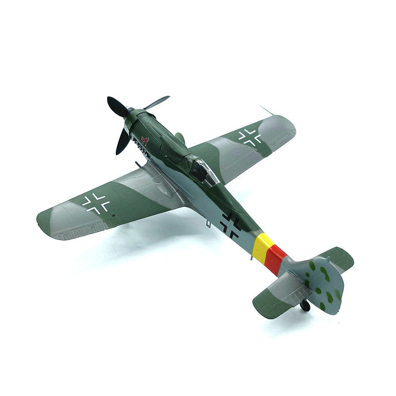 1/72 scale prebuilt Fw 190 D-9 fighter aircraft model 37262