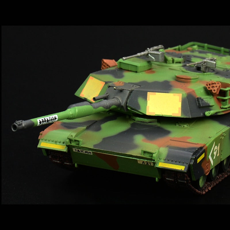 1/72 scale model tank M1A1 35029