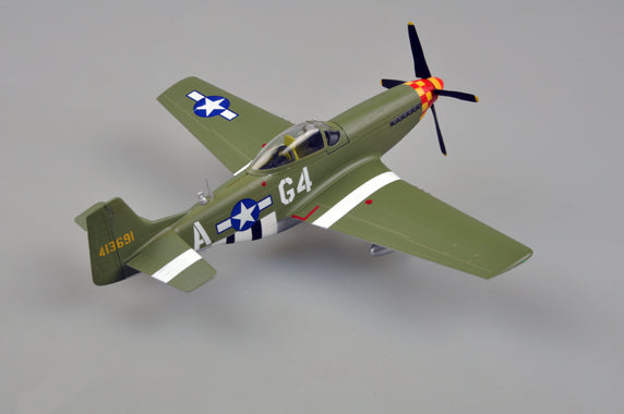 prebuilt 1/48 scale P-51D Mustang aircraft model 39304