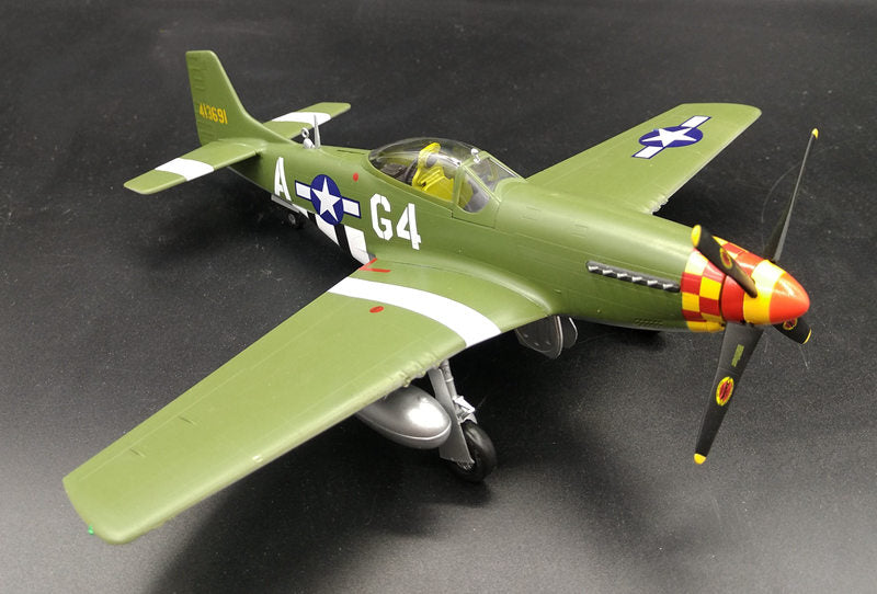 prebuilt 1/48 scale P-51D Mustang aircraft model 39304