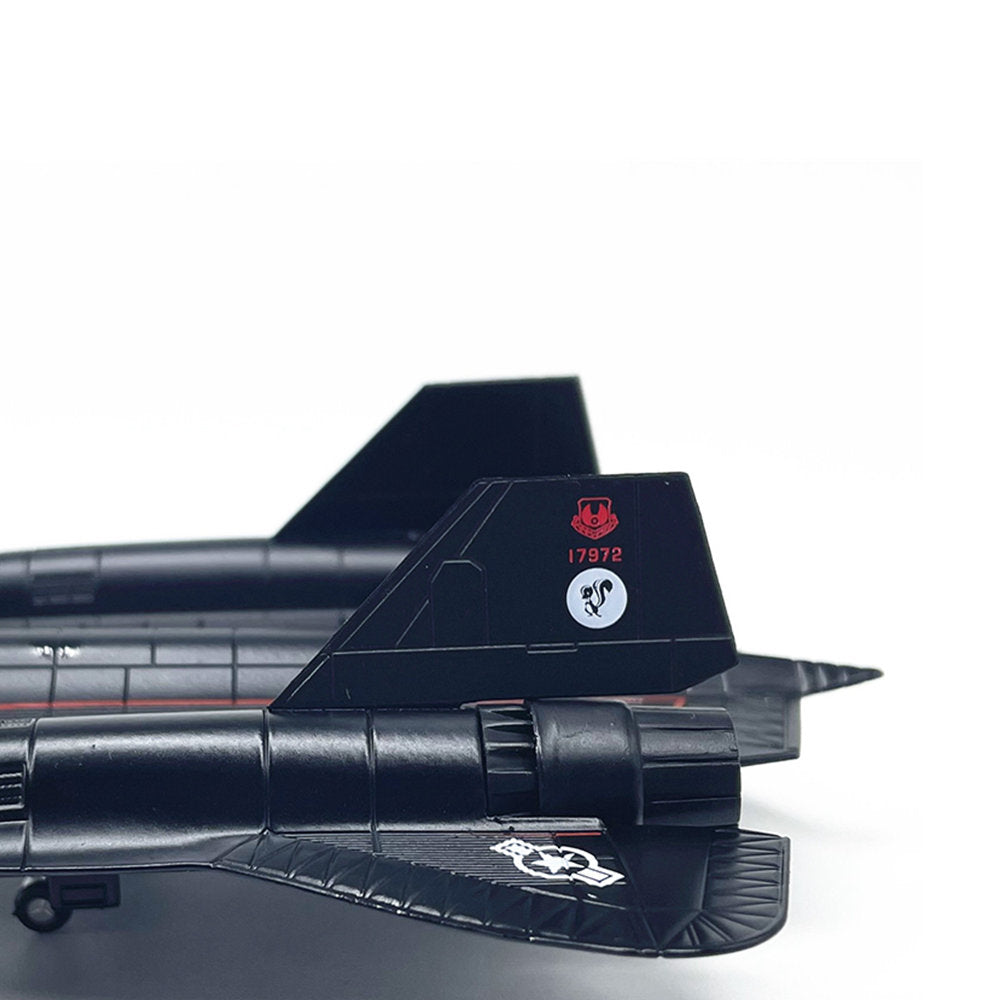 Lockheed SR-71 Blackbird Reconnaissance Aircraft 1/144 Scale Diecast Model