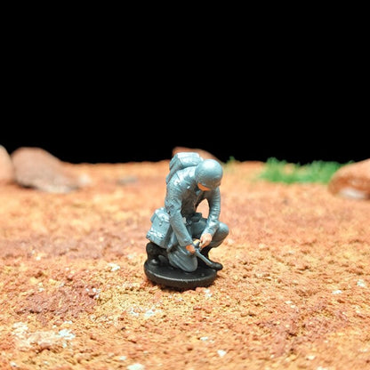 1/72 Scale WWII Combat Medic Soldiers Painted Figures for Model Dioramas