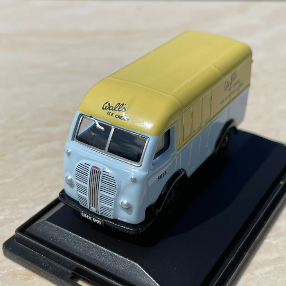 1/76 Scale Austin K8 Three Way Light commercial Van Diecast Model Car