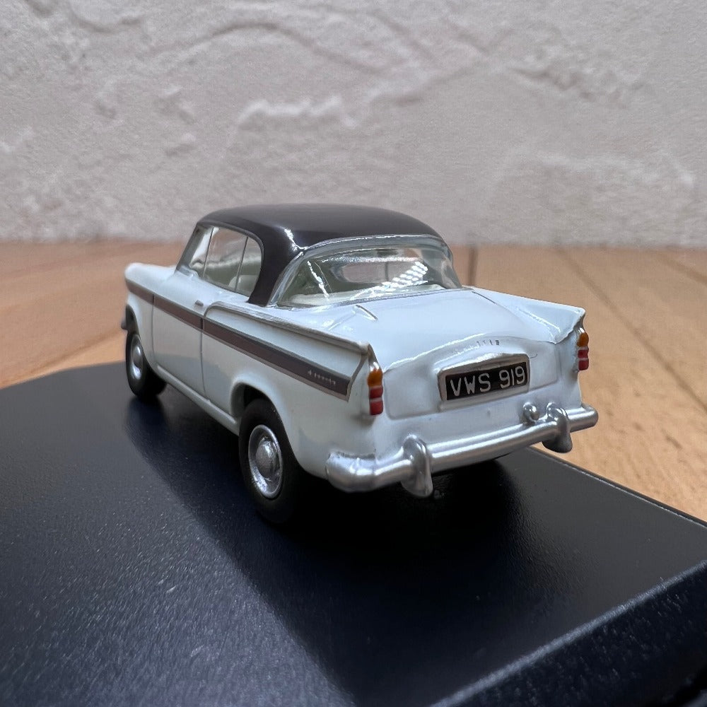 1/76 Scale Sunbeam Rapier Diecast Model Car