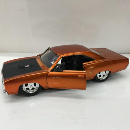 1/32 Scale 1970 Plymouth Road Runner Diecast Model Car